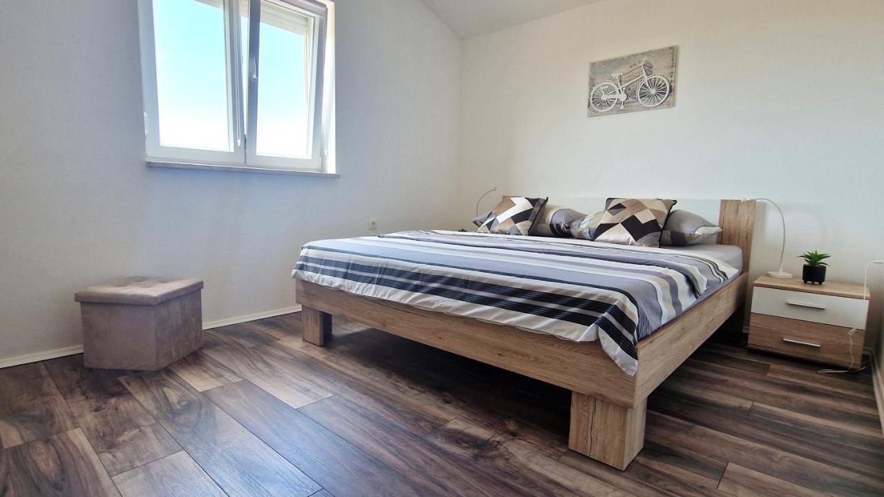 Apartment Goran Krk Town Luaran gambar